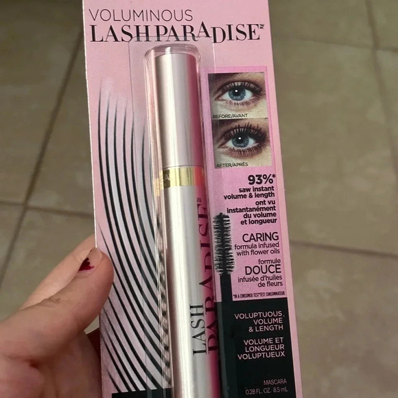 Voluminous Lash‎ Paradise Mascara - Picture 1 of 4
